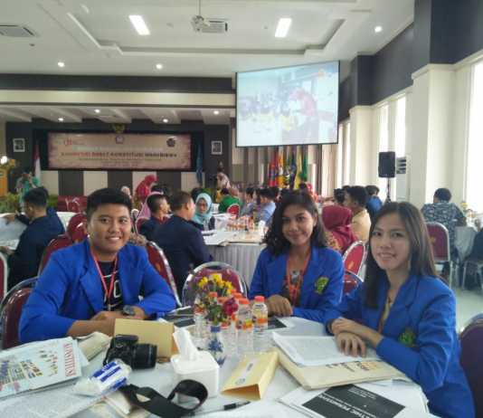 Debat Konstitusi 2018-Unika De La Salle Lolos ke Tingkat Regional Timur