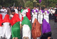 Yesus Disalibkan di Unika De La Salle Manado