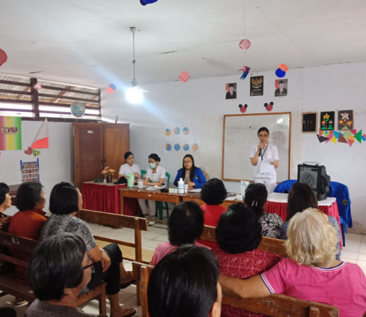 Pengabdian Masyarakat Fakultas Keperawatan UKDLSM di Kecamatan Kakas