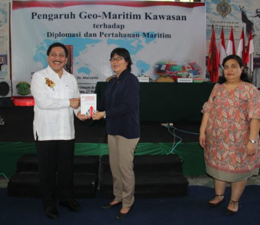 Selenggarakan Kuliah Umum, Fakultas Hukum Hadirkan Mantan Kepala Staf Angkatan Laut sebagai Narasumber