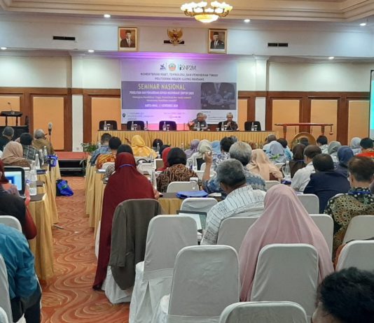 Dosen Fakultas Hukum UKDLSM Paparkan Hasil Penelitian Hibah Kompetitif Nasional KemenristekDikti dalam SNP2M