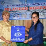 dosen-fakultas-pariwisata-ukdlsm-menjadi-narasumber-dalam-pelatihan-homestay-di-kota-bitung