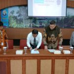 penandatanganan-kerja-sama-ukdlsm-dengan-indomobil-untuk-memperkenalkan-metode-teachcast-with-oxford-01