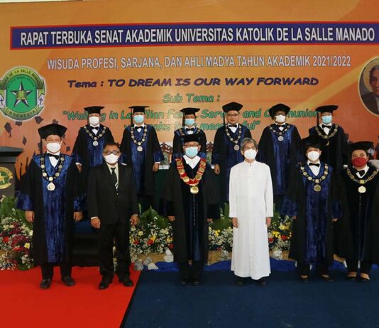 Unika De La Salle Manado Gelar Wisuda ke 21 Secara Drive-Through