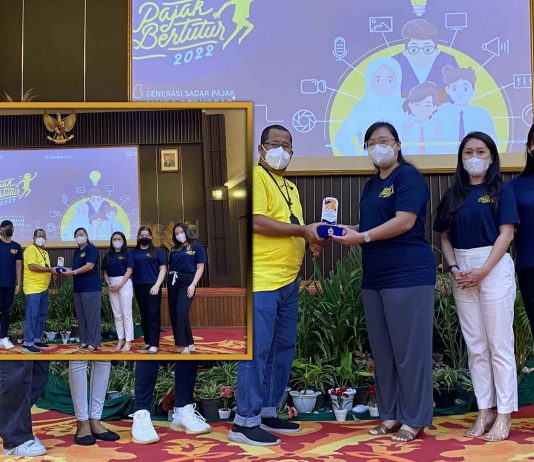 Tax Center UKDLSM Mendapat Penghargaan dari Kanwil DJP SULUTTENGGOMALUT dalam Kegiatan Pajak Bertutur 2022